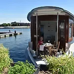 Houseboat Ms Rhy Blitz